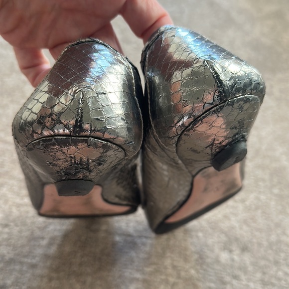 Prada kitten heel loafers size 41 - Picture 5 of 9